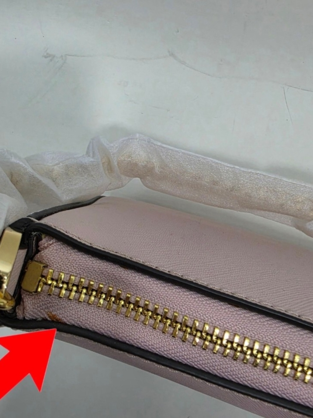 MICHAEL KORS Med Pouchette - Picture 9 of 10